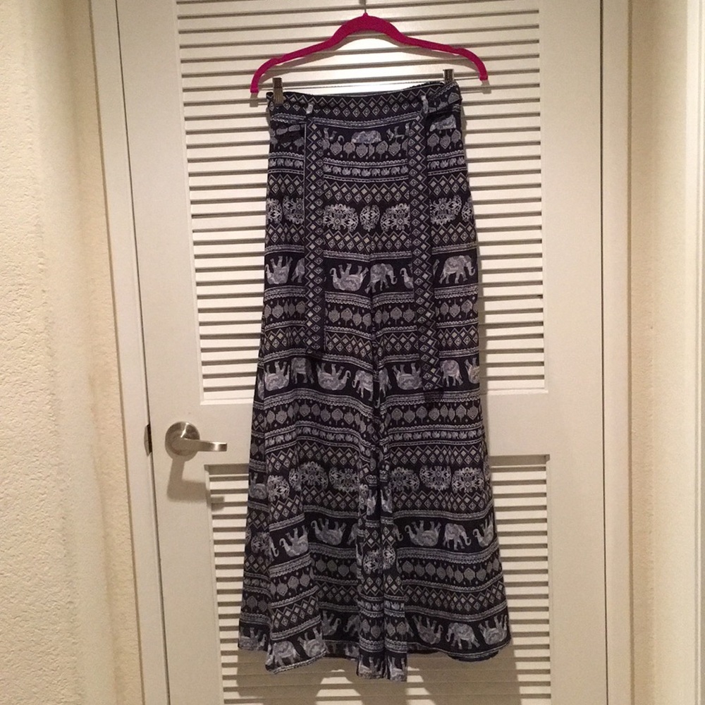 Palazzo Pants! Navy and white